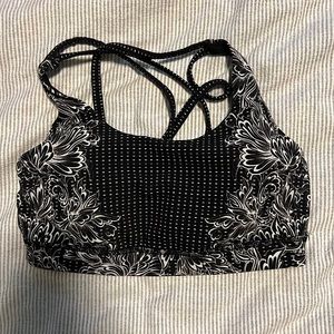 Lululemon sports bra